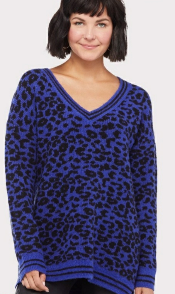 JOHN AND JENN Berto animal v Neck Sweater.